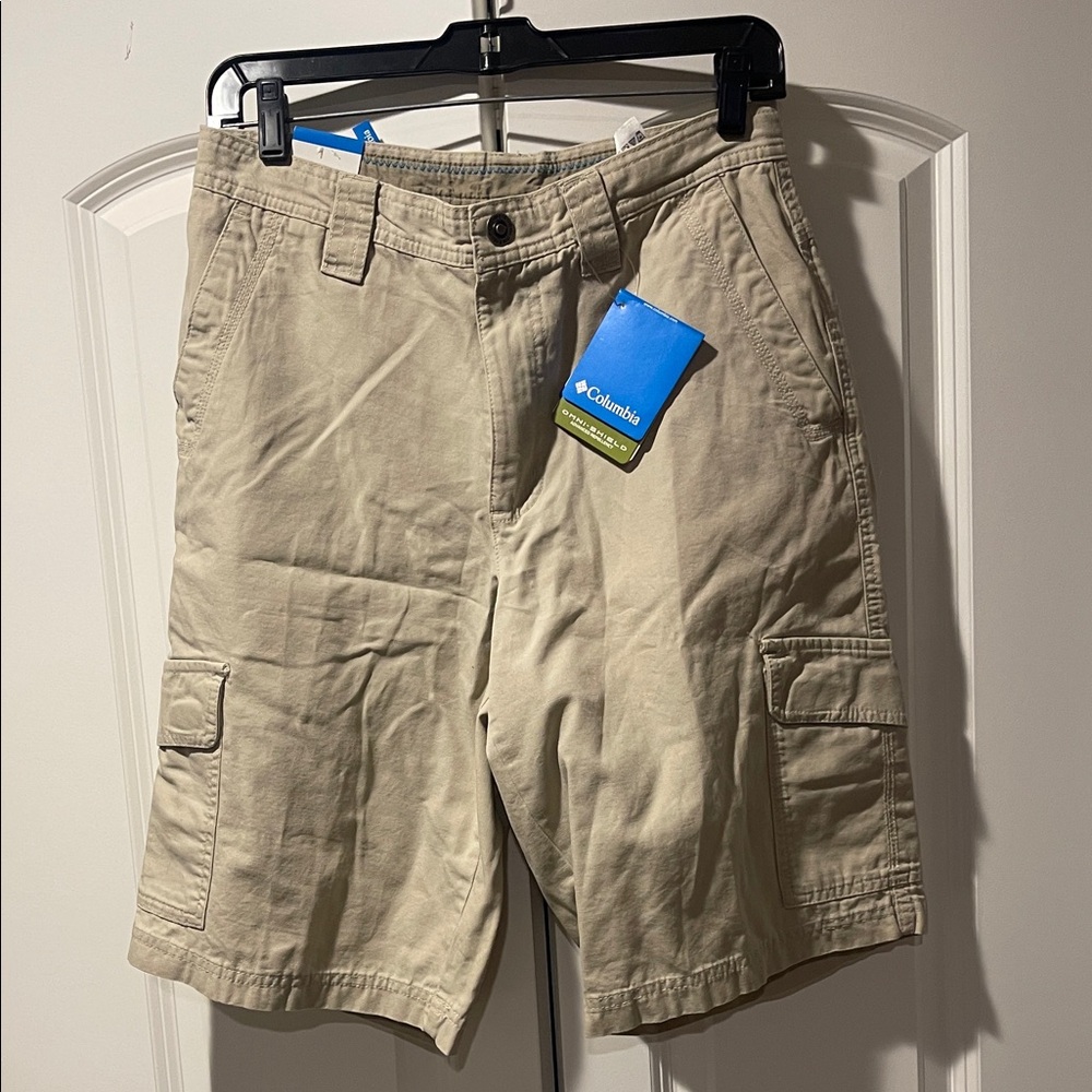 Columbia Men's Khaki Cargo Shorts